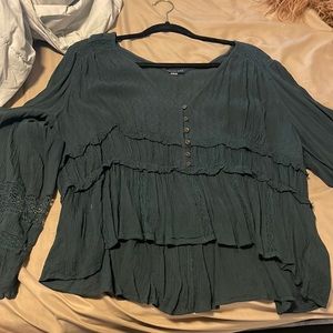 Very cute crop top it is a dark green